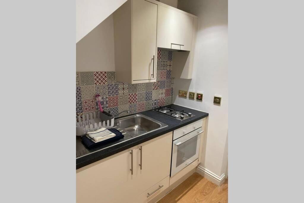 City Centre Entire Studio Apartment Chichester Eksteriør bilde